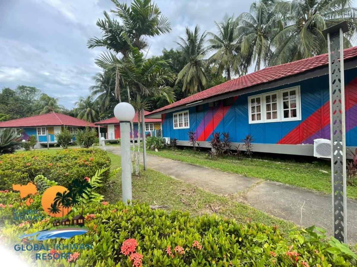 Global Ikhwan Resort Kuah Esterno foto