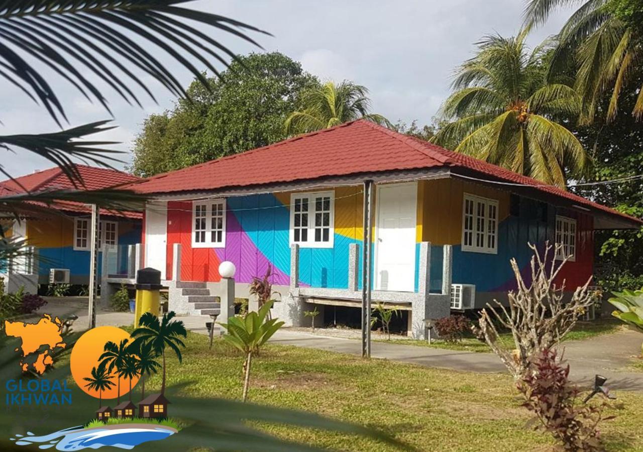 Global Ikhwan Resort Kuah Esterno foto